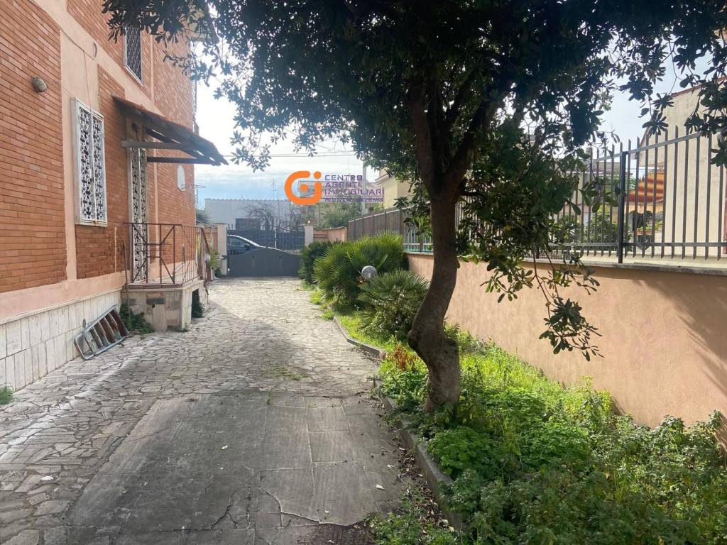 Appartamento a Tivoli in Via Evaristo Petrocchi - Foto 3
