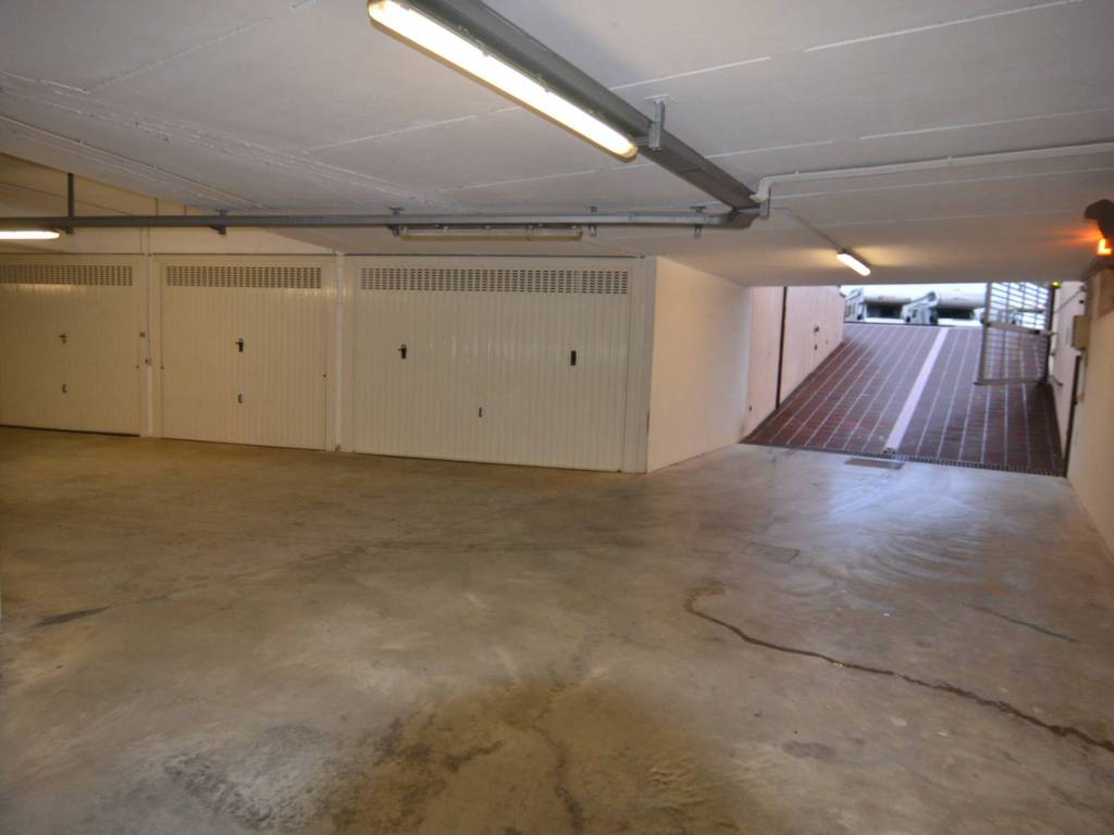 Box / garage a Loano in Via Ugo Foscolo - Foto 2
