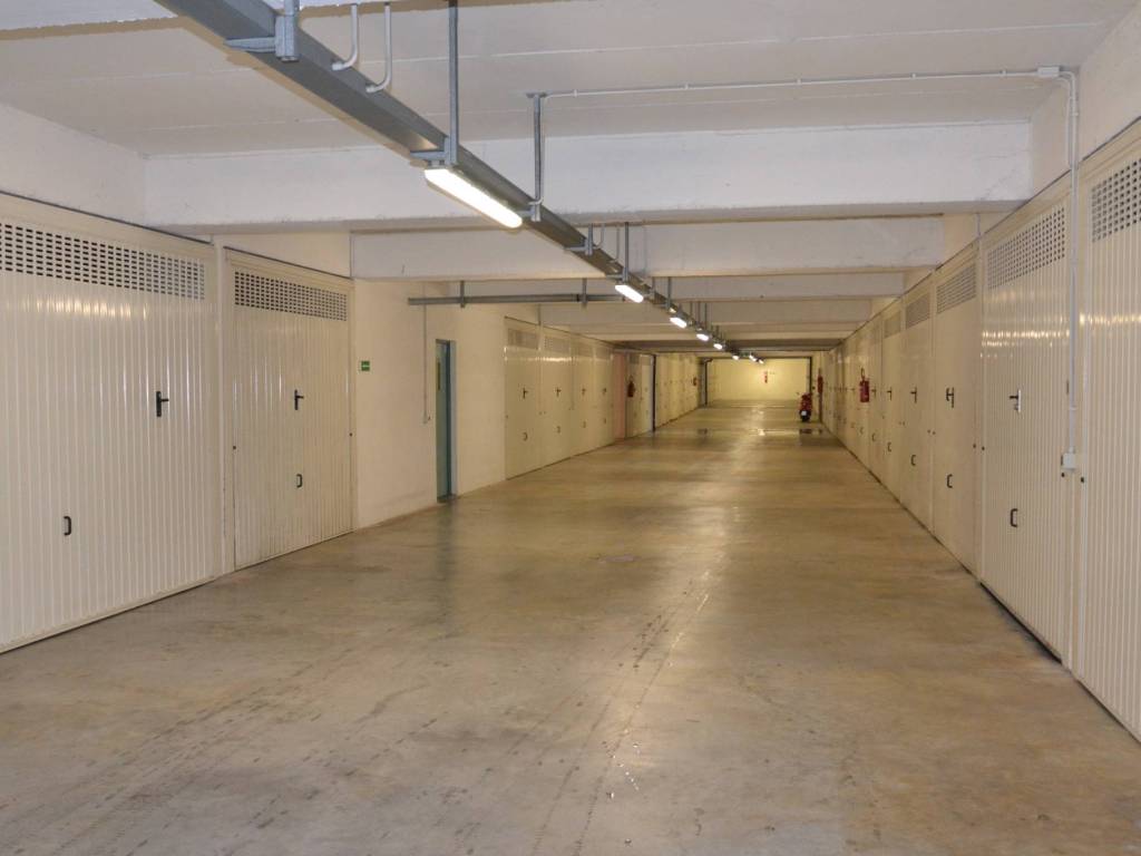 Box / garage a Loano in Via Ugo Foscolo - Foto 3