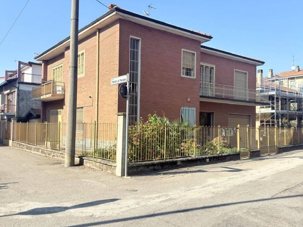 Appartamento a Binasco in Via Santa Maria, 14 - Foto 2