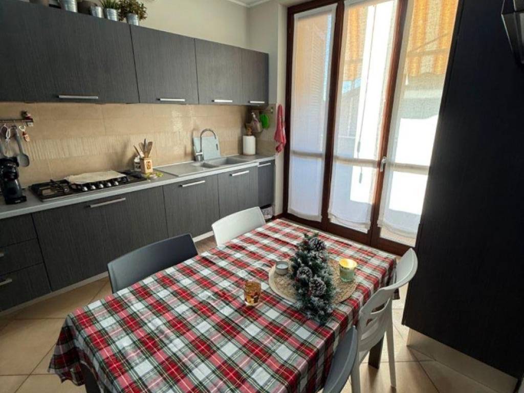 Appartamento a Castano primo in Via Piero Maroncelli - Foto 5