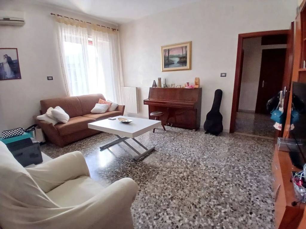 Appartamento a Ceglie messapica in Via Gen. Cosimo Suma No Number - Foto 5