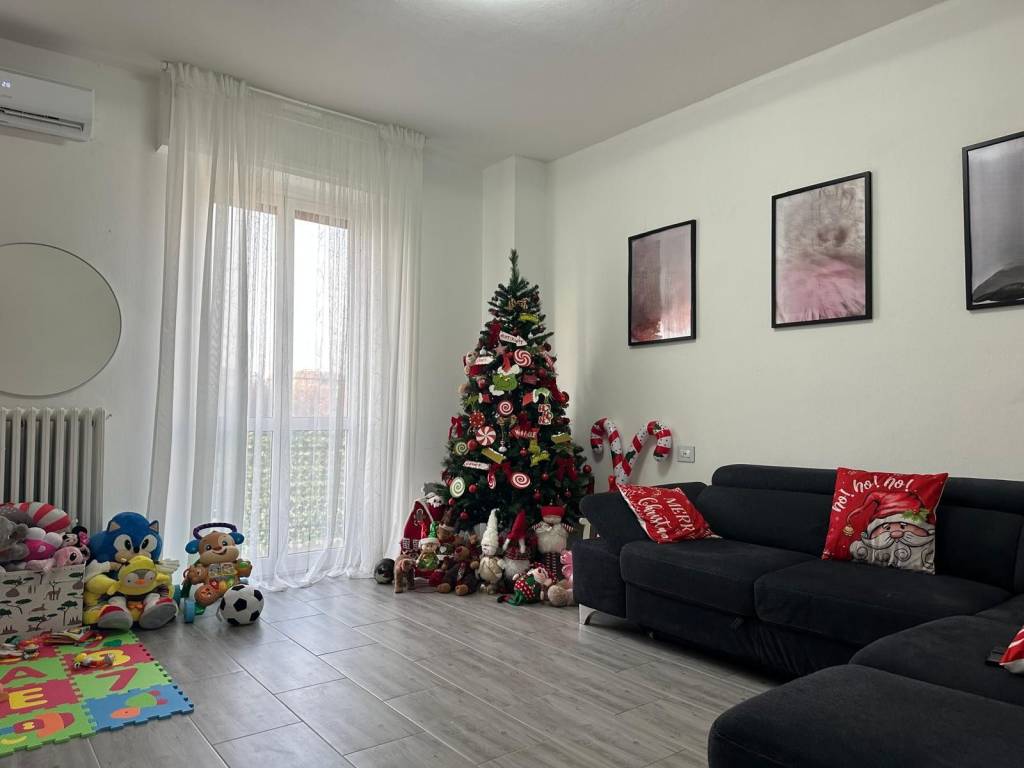 Appartamento a Bareggio in Via Piave, 176 - Foto 2