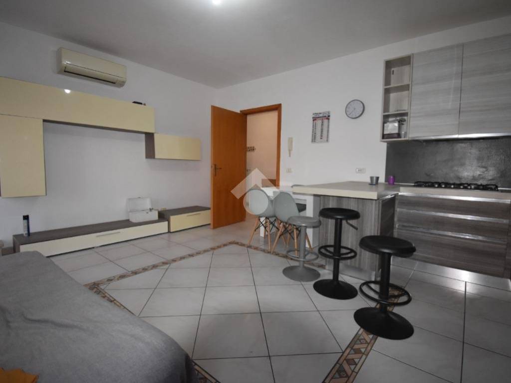 Appartamento a Castiglione delle stiviere in Via Pietro Nenni - Foto 2