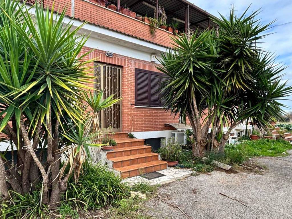 Appartamento a Ardea in Via Pratica di Mare - Foto 2