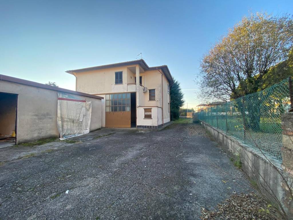 Villa a Carobbio degli angeli in Via Tresolzio - Foto 4