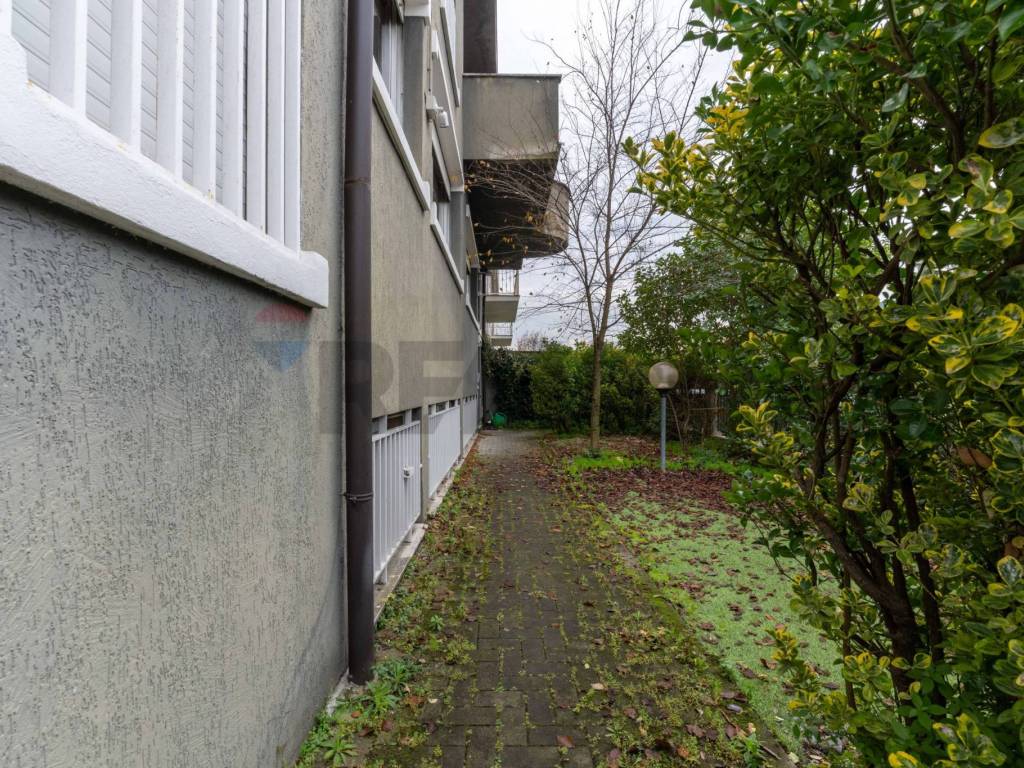 Palazzo / stabile a San donato milanese in Via Carlo Emilio Gadda, 3 - Foto 3