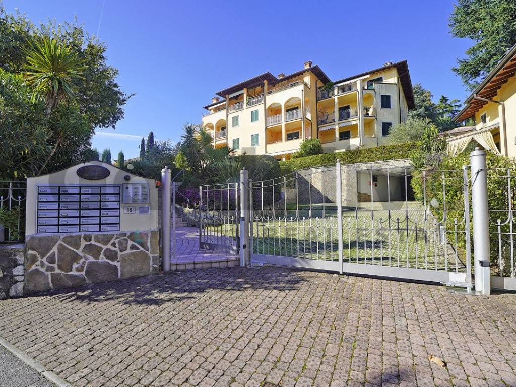 Appartamento a Gardone riviera in Via Privata della Brusada 19 - Foto 2