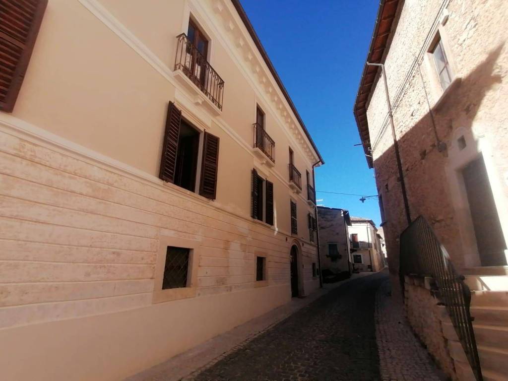 Casa indipendente a Caporciano in Corso Vittorio Emanuele - Foto 3