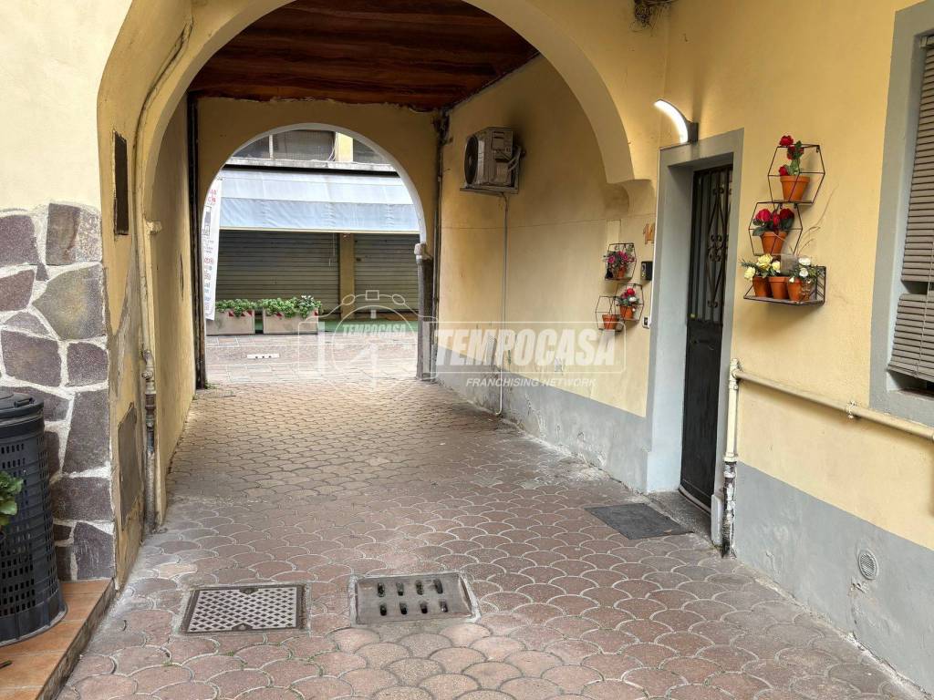 Rustico / casale a Somma lombardo in Via G. Mameli 14 - Foto 2