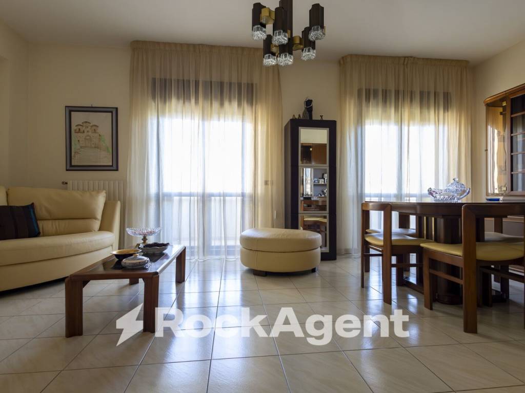 Appartamento a Catanzaro in Viale Barlaam da Seminara, 36 - Foto 3