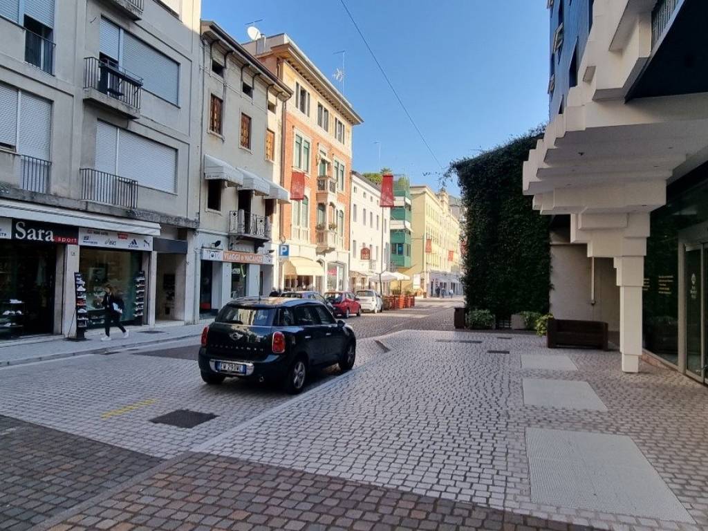 Appartamento a Pordenone in Via G. B. Damiani, 1 - Foto 2