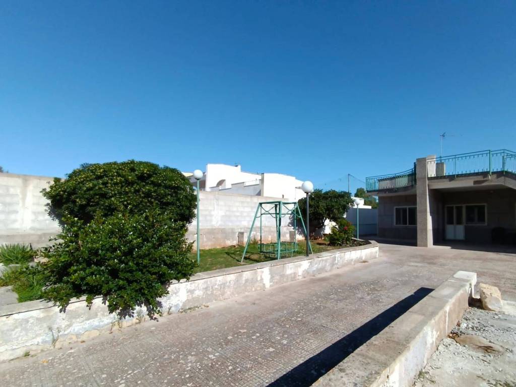 Casa indipendente a Tuglie in Corso Cesare Vergine, 86 - Foto 2