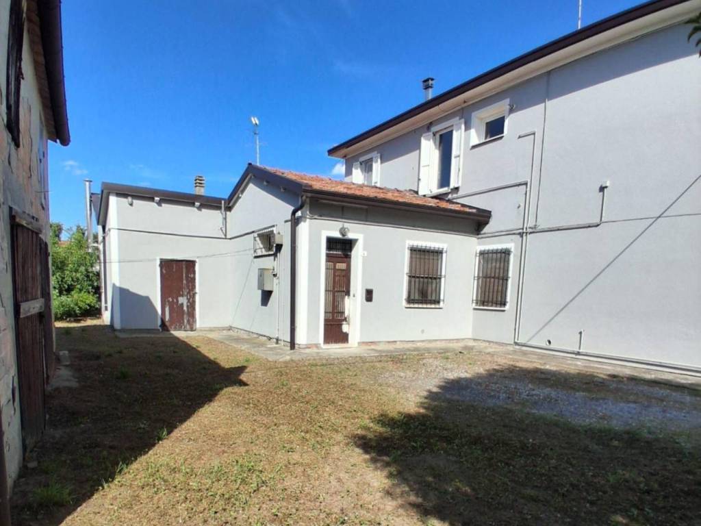 Villa a Conselice in Via Maurelio Falzoni, 4 - Foto 2