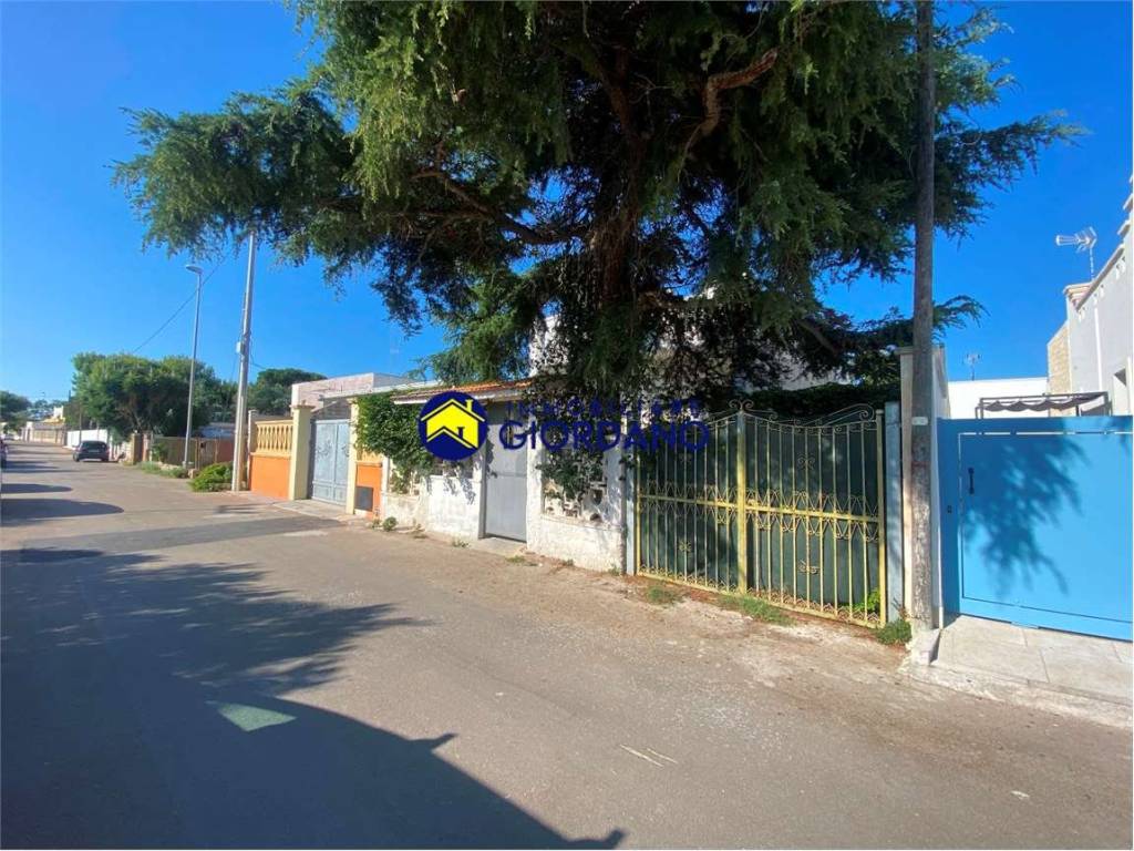 Casa indipendente a Squinzano in via della Triglia, 7 - Foto 2