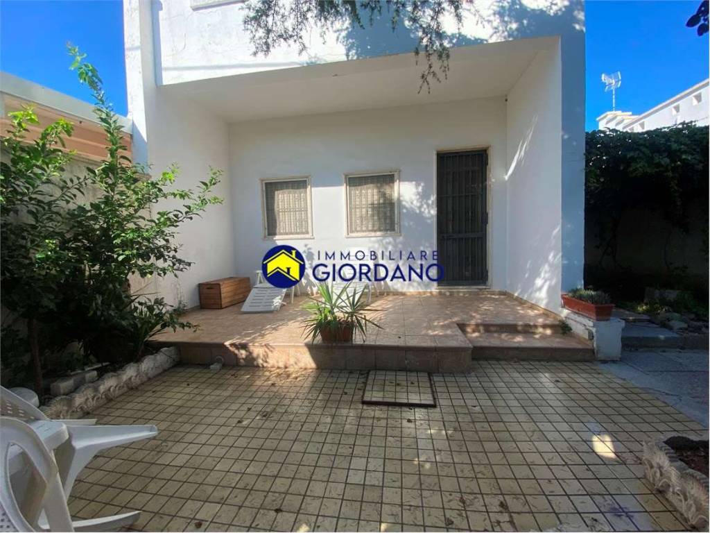 Casa indipendente a Squinzano in via della Triglia, 7 - Foto 4