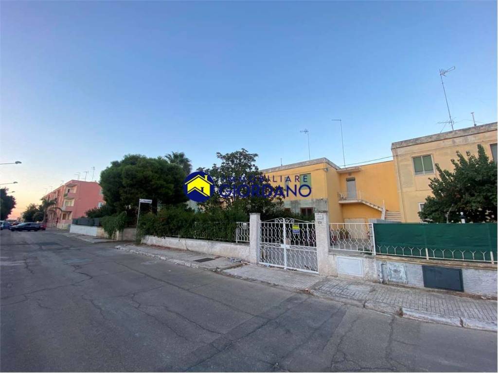 Casa indipendente a Squinzano in via Montegrappa, 168 - Foto 2