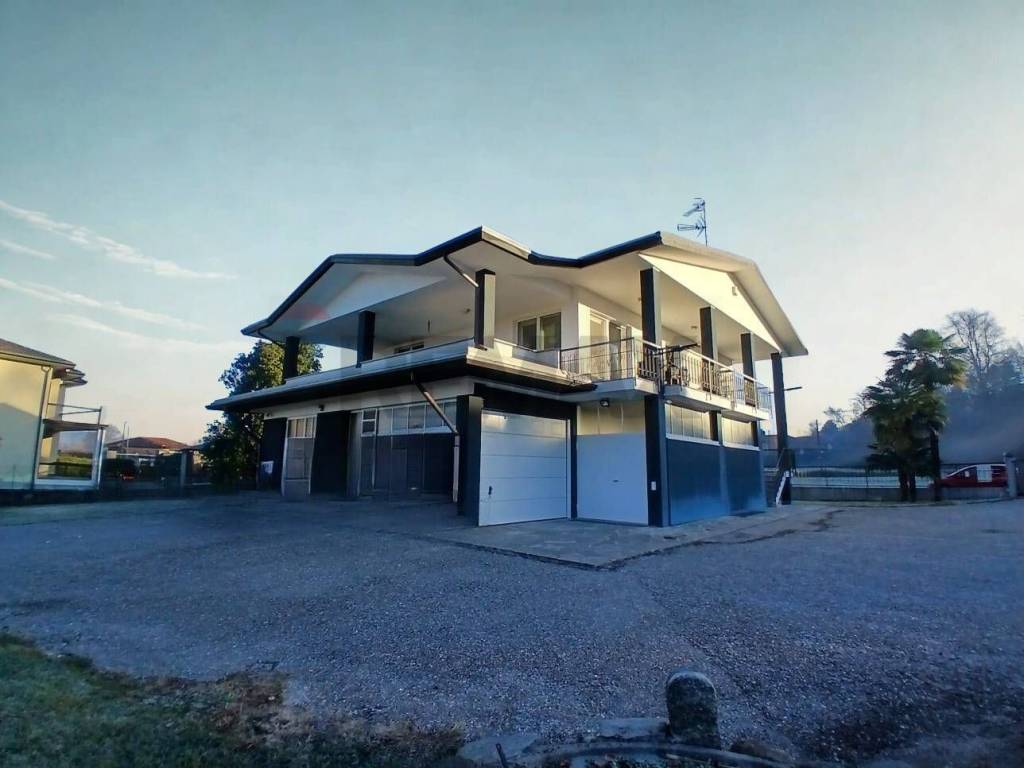 Villa a Sesto calende in Via Motte - Foto 4