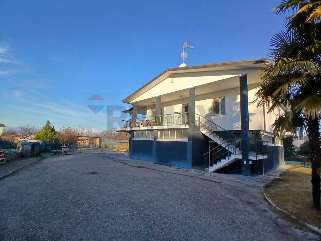 Villa a Sesto calende in Via Motte - Foto 5
