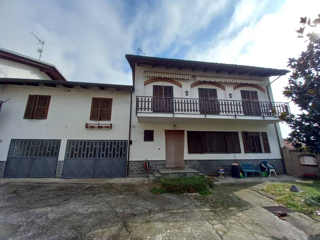 Casa indipendente a Montiglio monferrato in Frazione Carboneri, 43 - Foto 2