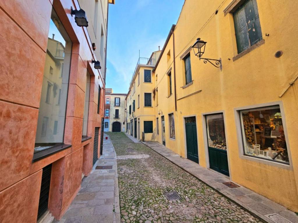 Palazzo / stabile a Monselice in PIAZZA GIUSEPPE MAZZINI - Foto 2