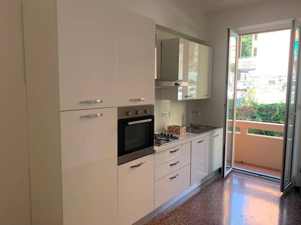 Appartamento a Genova in Via Giuseppe Michele Canale, 4 - Foto 3
