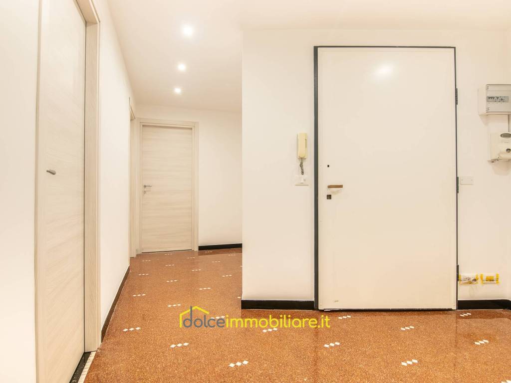 Appartamento a Genova in Via Giuseppe Michele Canale, 4 - Foto 5