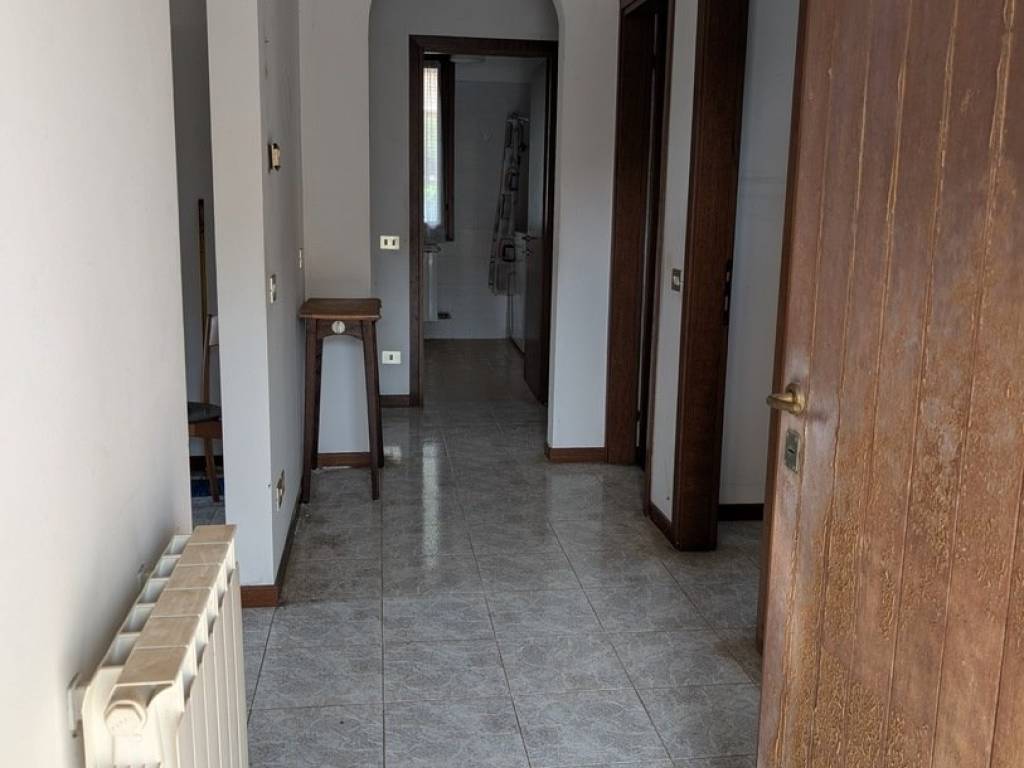 Villa a Bisuschio in Via Giuseppe Mazzini, 18 - Foto 5
