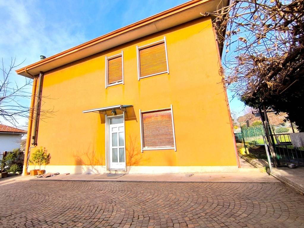 Villa a Binago in Via Santa Maria - Foto 2