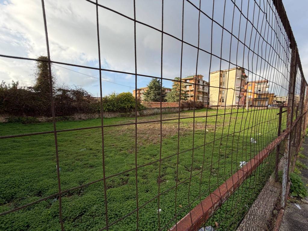 Terreno a Maddaloni in Via Orazio De Carlucci - Foto 2