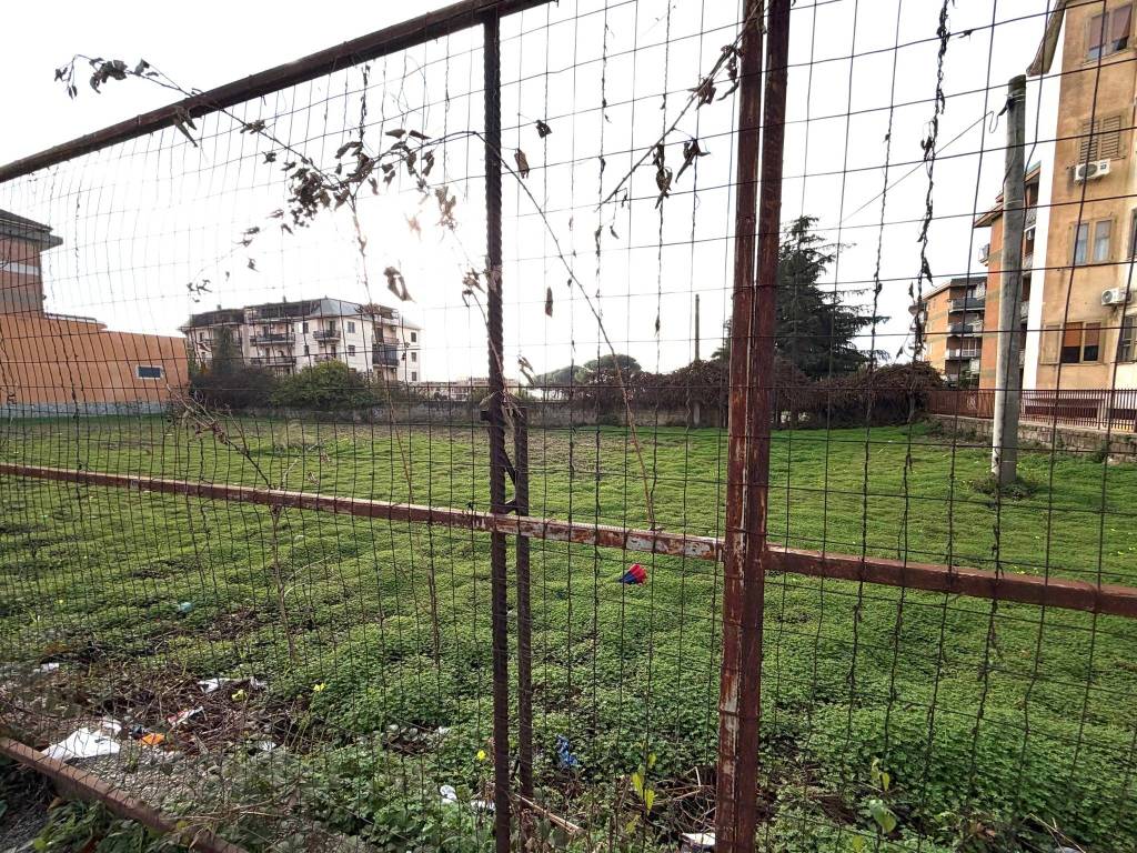 Terreno a Maddaloni in Via Orazio De Carlucci - Foto 4