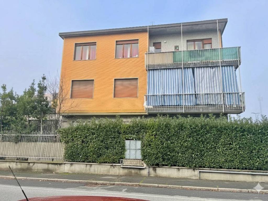 Palazzo / stabile a Grugliasco in Via Alessandro Volta, 23 - Foto 2