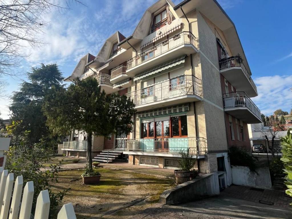 Appartamento a Santarcangelo di romagna in Viale Gaetano Marini - Foto 2