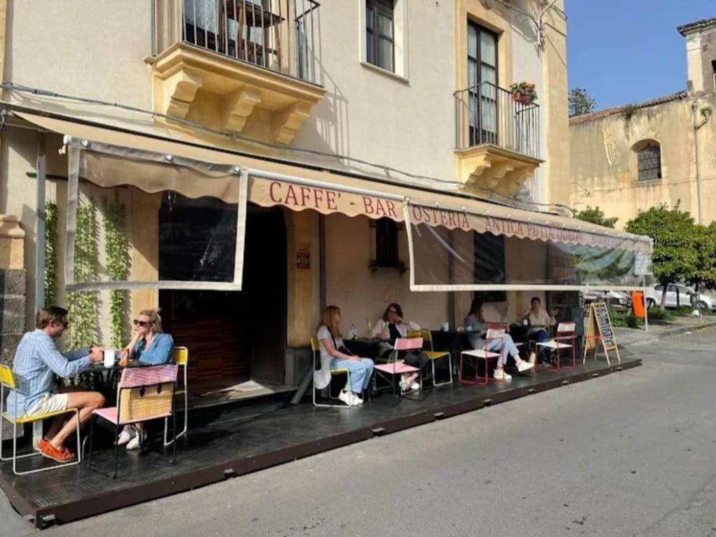 Immobile a Catania in via Teatro Greco, 42 - Foto 2