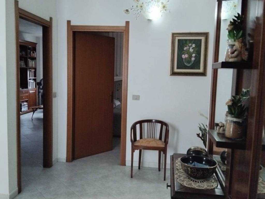 Appartamento a Cagliari in Via Is Mirrionis - Foto 3