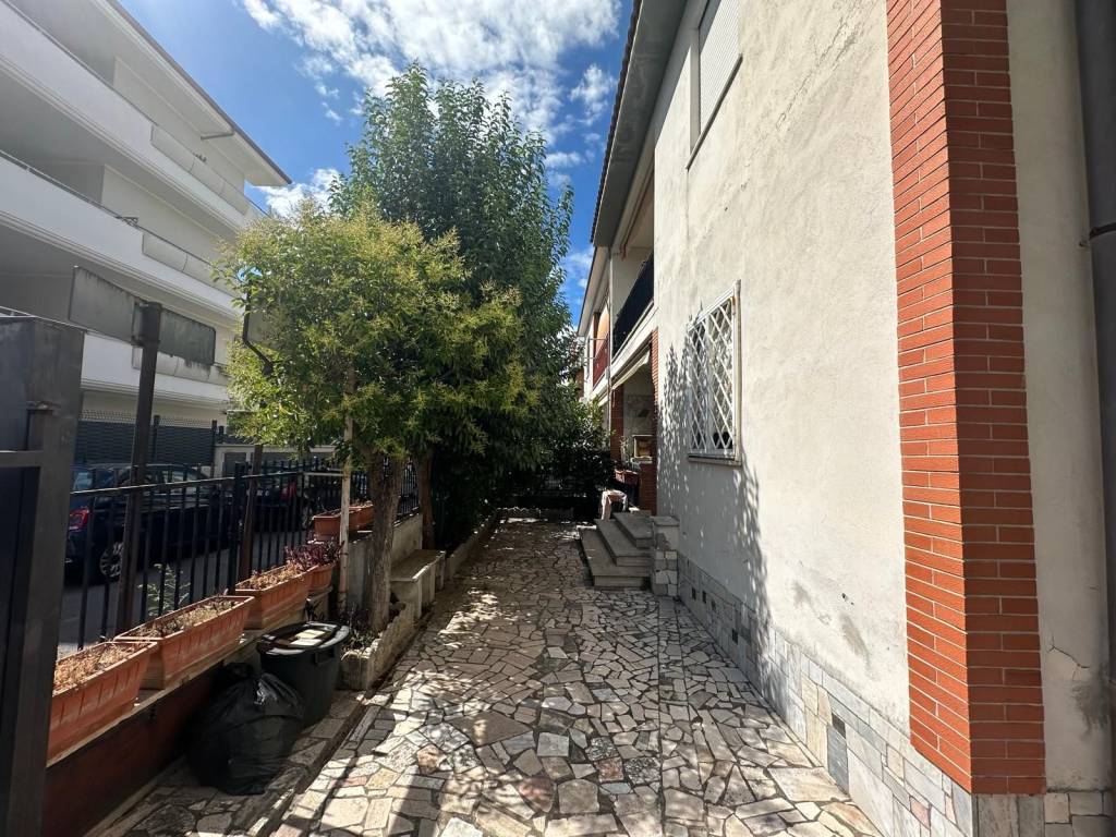 Appartamento a Ciampino in Via Umberto Maddalena - Foto 5