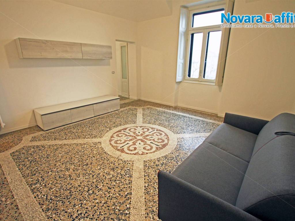 Appartamento a Novara in Piazza Giuseppe Garibaldi - Foto 2