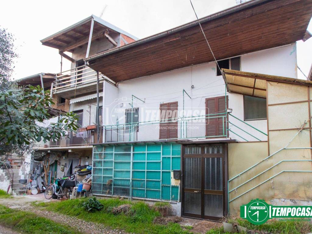 Casa indipendente a Bellinzago novarese in Via Santa Maria, 61 - Foto 2