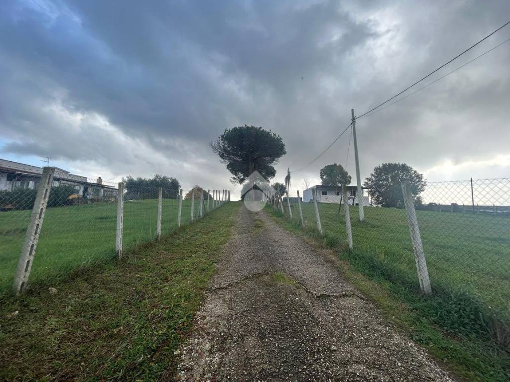 Terreno a Aprilia in Via Apriliana - Foto 2