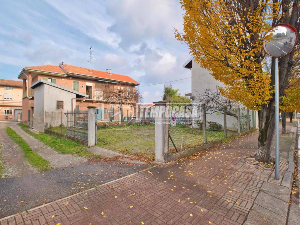 Casa indipendente a Cameri in Via Madonna - Foto 2