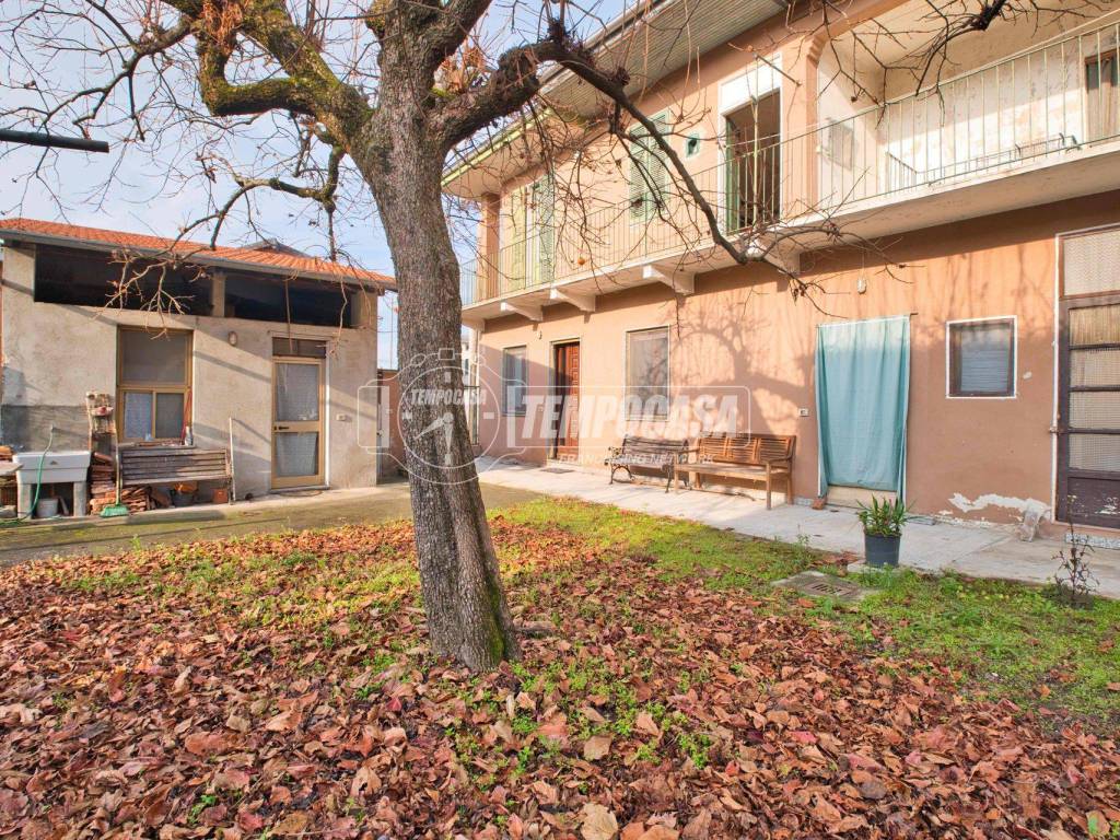 Casa indipendente a Cameri in Via Madonna - Foto 3