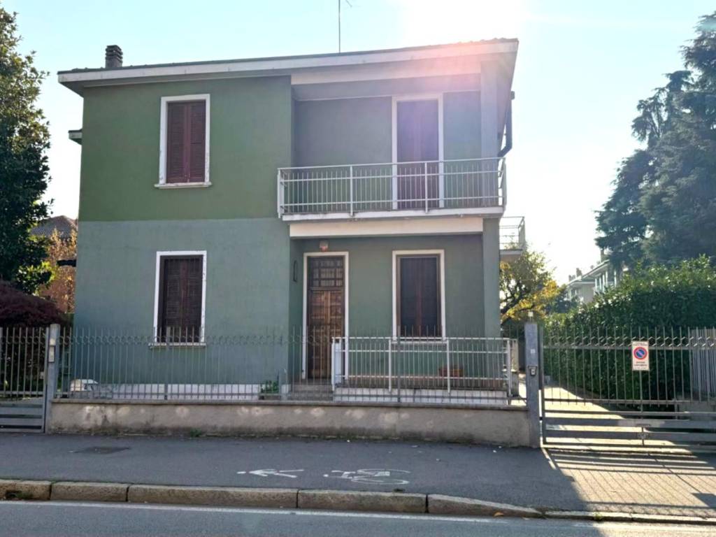 Villa a Cusano milanino in Viale Guglielmo Marconi, 49 - Foto 2