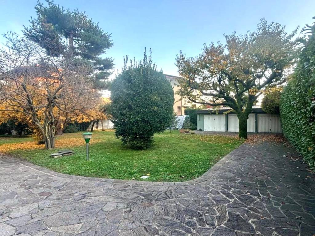 Villa a Cusano milanino in Viale Guglielmo Marconi, 49 - Foto 4