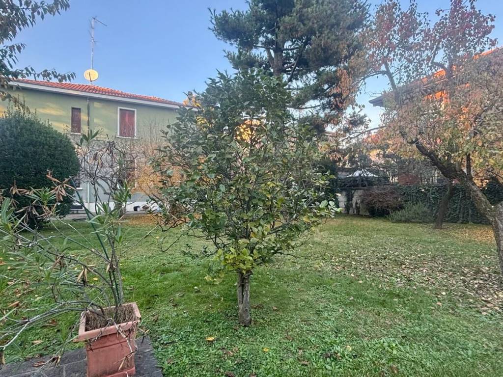 Villa a Cusano milanino in Viale Guglielmo Marconi, 49 - Foto 5