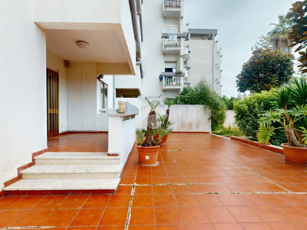 Appartamento a Brindisi in Viale Belgio, 9 - Foto 2