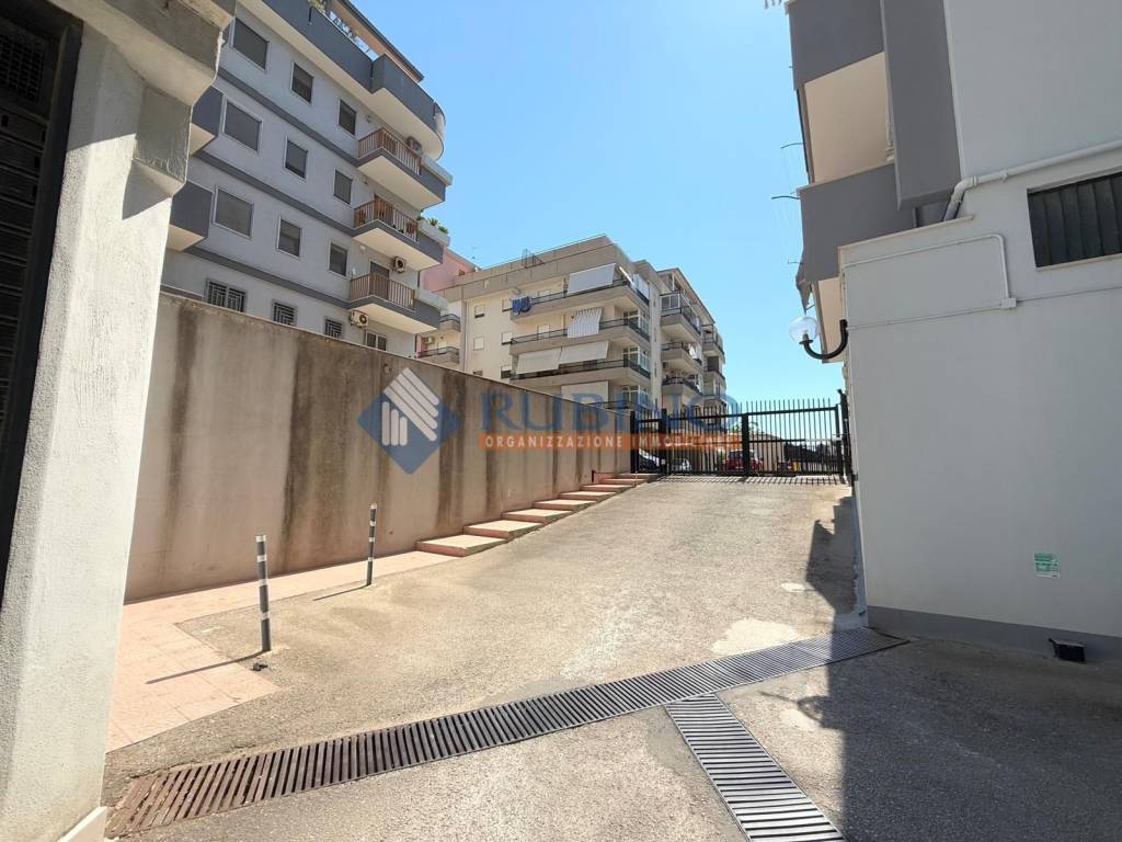 Box / garage a Trani in Via Cappuccini, 10 - Foto 2