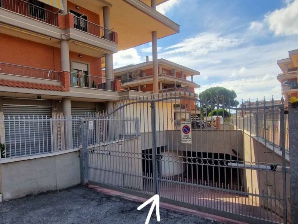 Box / garage a Aprilia in Via Calabria - Foto 4