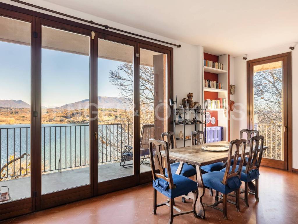 Villa a Ispra in Via Tana della Volpe, 412 - Foto 2