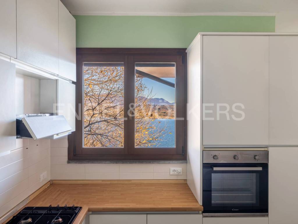 Villa a Ispra in Via Tana della Volpe, 412 - Foto 5