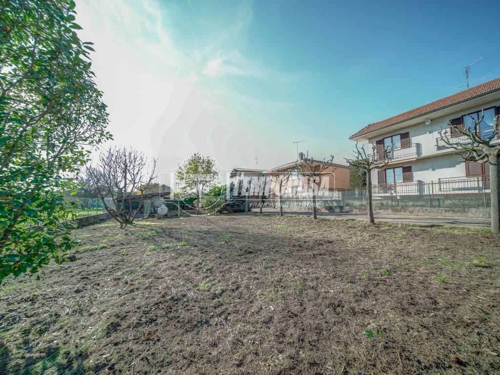 Villa a Borgomanero in Via Monsignore Cavigioli - Foto 3